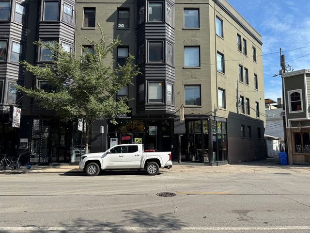 2521 N Lincoln Avenue, Chicago, IL 60614