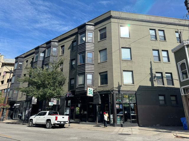 2521 N Lincoln Avenue, Chicago, IL 60614