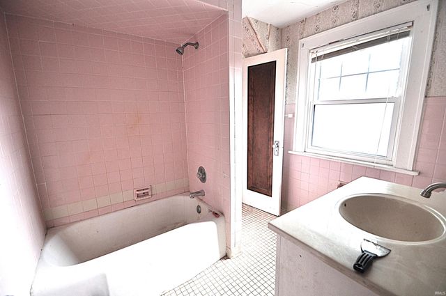 1240 Altgeld Street, South Bend, IN 46614