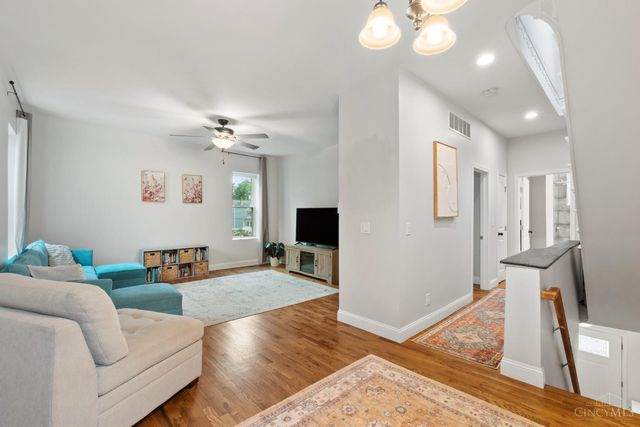 1236 Regent Avenue, Cincinnati, OH 45237