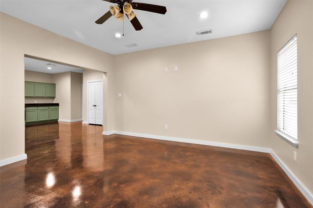 3129 Molly Drive, Huntsville, TX 77340