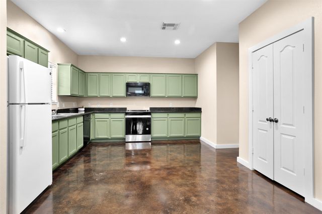 3129 Molly Drive, Huntsville, TX 77340