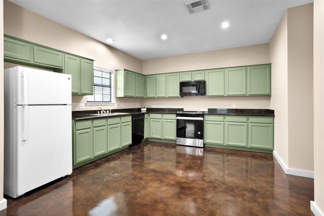 3129 Molly Drive, Huntsville, TX 77340