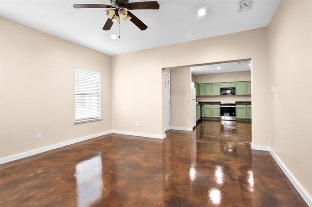 3129 Molly Drive, Huntsville, TX 77340