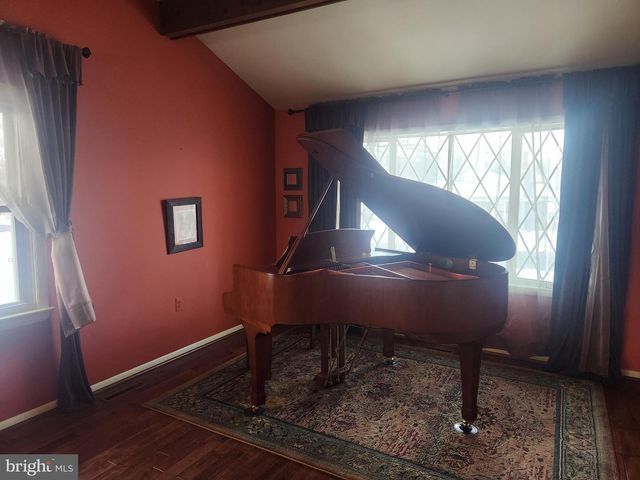 520 GALE RD, Camp Hill, PA 17011