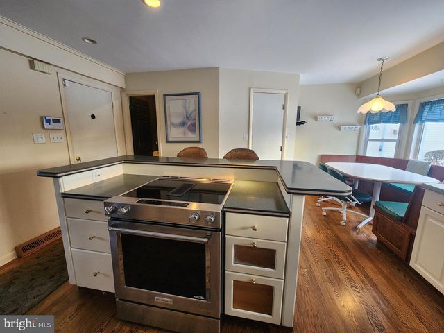 520 GALE RD, Camp Hill, PA 17011