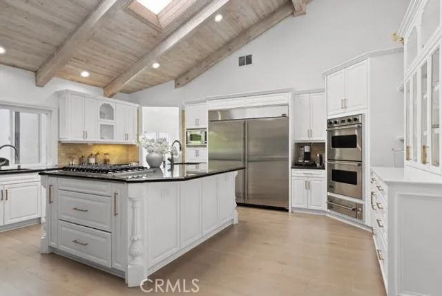 9514 Oakridge Place, Chatsworth, CA 91311