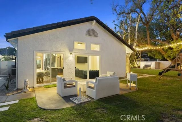 9514 Oakridge Place, Chatsworth, CA 91311