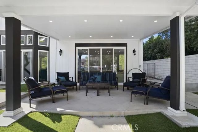 9514 Oakridge Place, Chatsworth, CA 91311