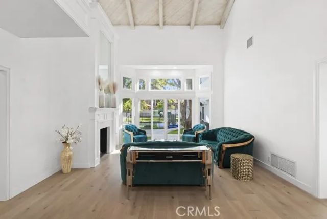 9514 Oakridge Place, Chatsworth, CA 91311