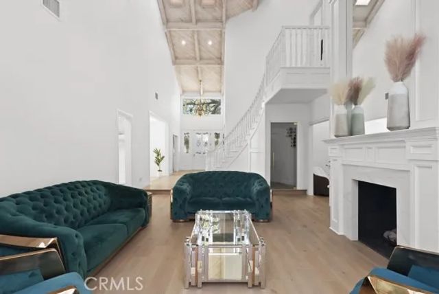9514 Oakridge Place, Chatsworth, CA 91311