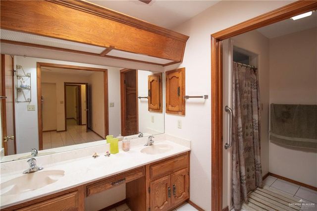 1419 Leo Street, Mission, TX 78572