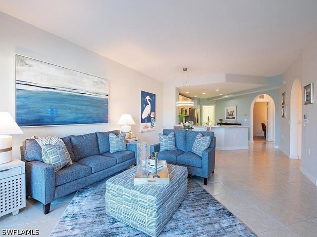 3049 Driftwood WAY 3803, Naples, FL 34109