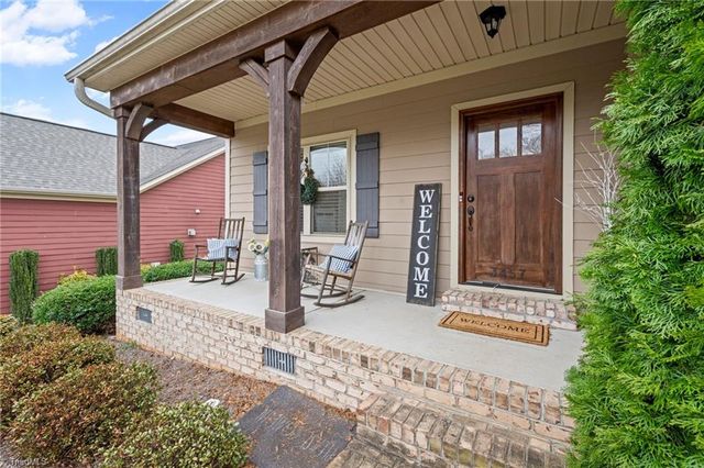3457 Grandview Crossing Lane, Pfafftown, NC 27040