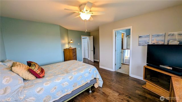 32805 J Place, Ocean Park, WA 98640