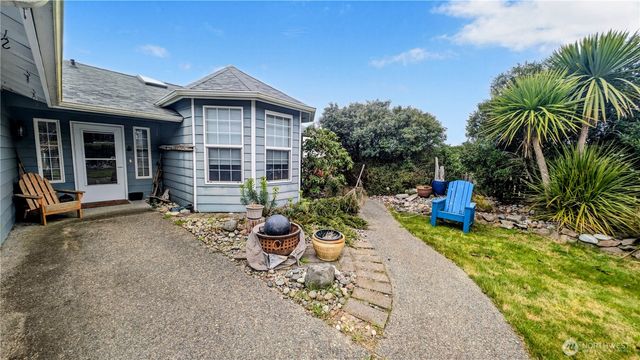 32805 J Place, Ocean Park, WA 98640
