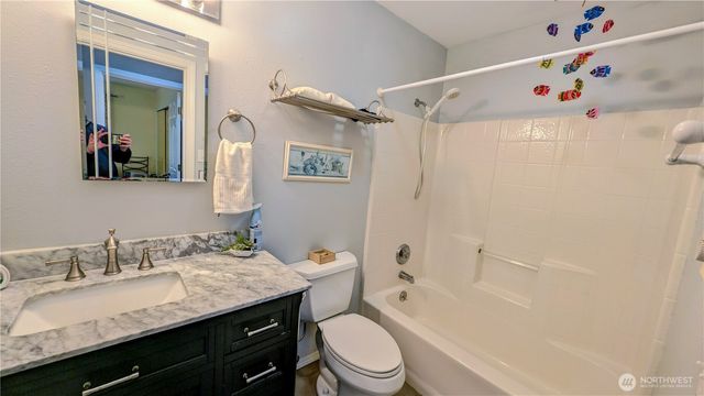 32805 J Place, Ocean Park, WA 98640