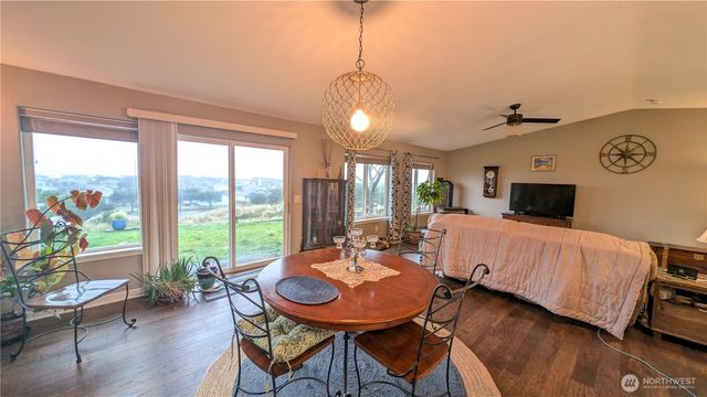 32805 J Place, Ocean Park, WA 98640