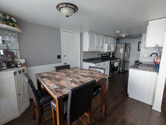 2S758 Winchester Circle 3, Warrenville, IL 60555