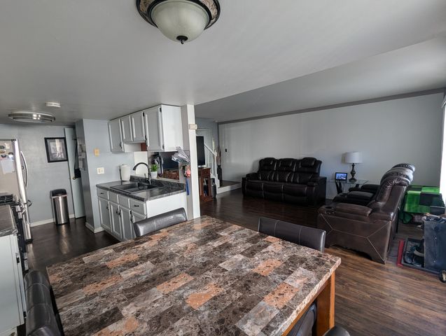 2S758 Winchester Circle 3, Warrenville, IL 60555