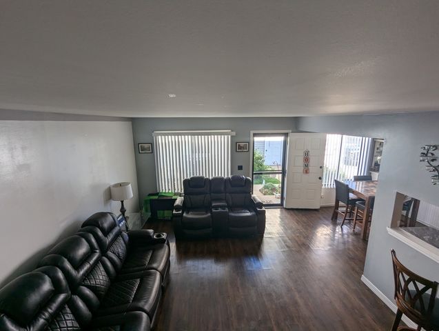 2S758 Winchester Circle 3, Warrenville, IL 60555