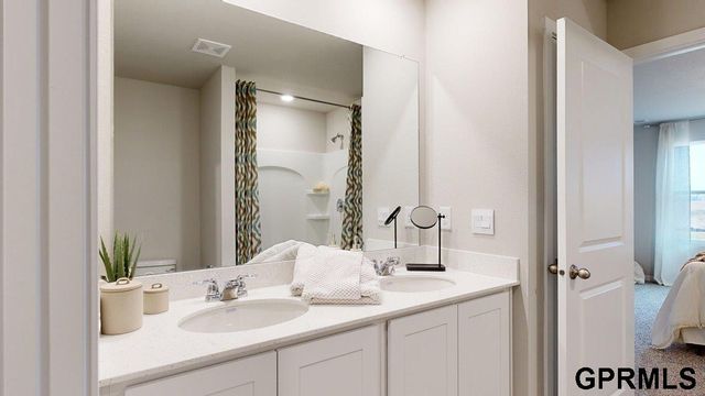 13267 S 66th Avenue, Papillion, NE 68133