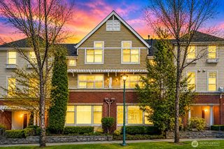 1439 Huckleberry Cir, Issaquah, WA 98029