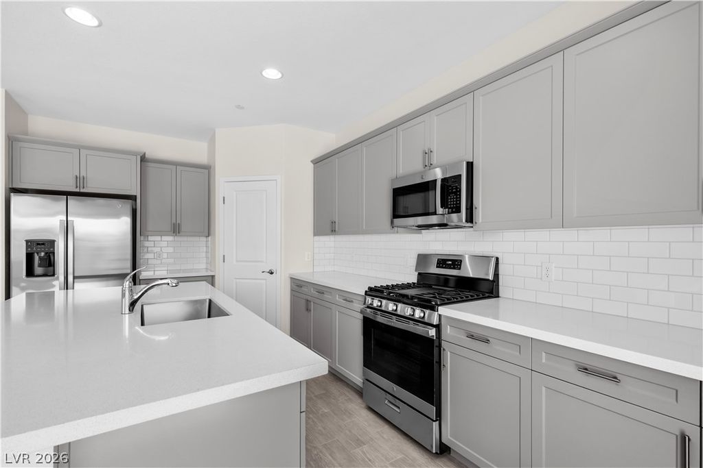 1104 Boylston Avenue, Las Vegas, NV 89030 — photo 2