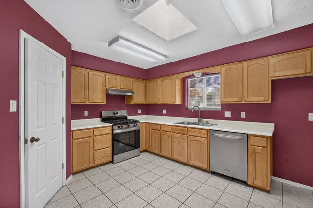 21 Shadow View Road, Los Lunas, NM 87031