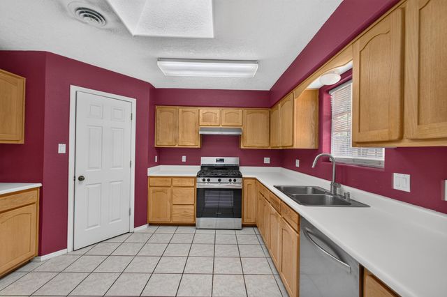 21 Shadow View Road, Los Lunas, NM 87031