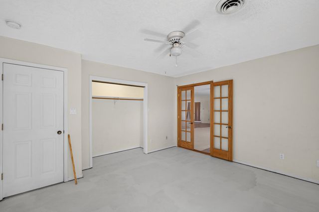 21 Shadow View Road, Los Lunas, NM 87031