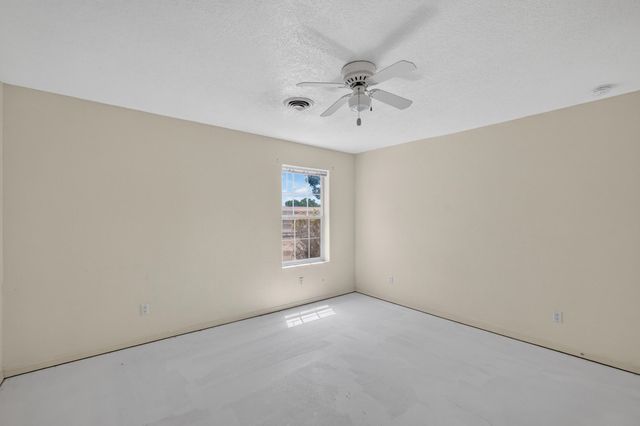 21 Shadow View Road, Los Lunas, NM 87031