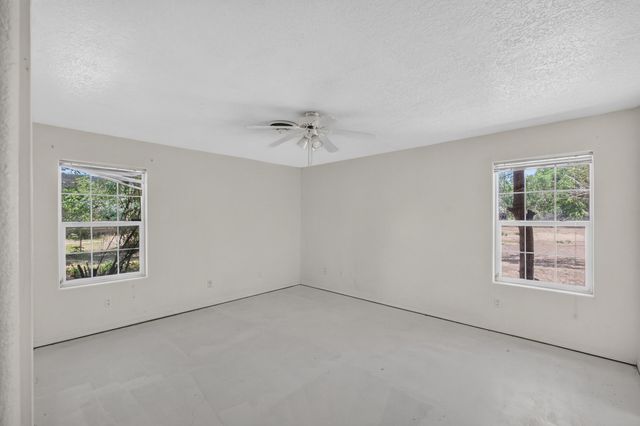 21 Shadow View Road, Los Lunas, NM 87031