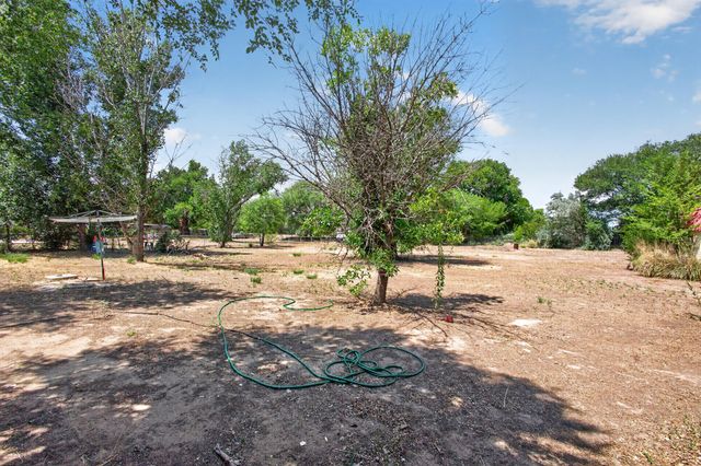 21 Shadow View Road, Los Lunas, NM 87031