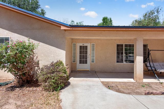 21 Shadow View Road, Los Lunas, NM 87031