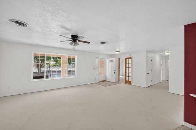 21 Shadow View Road, Los Lunas, NM 87031