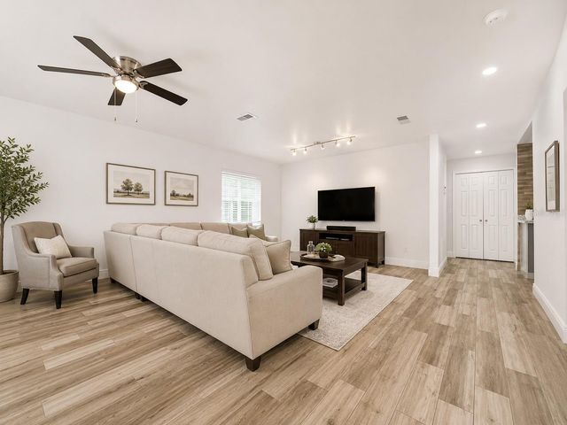 1044 NIN STREET, Orlando, FL 32835
