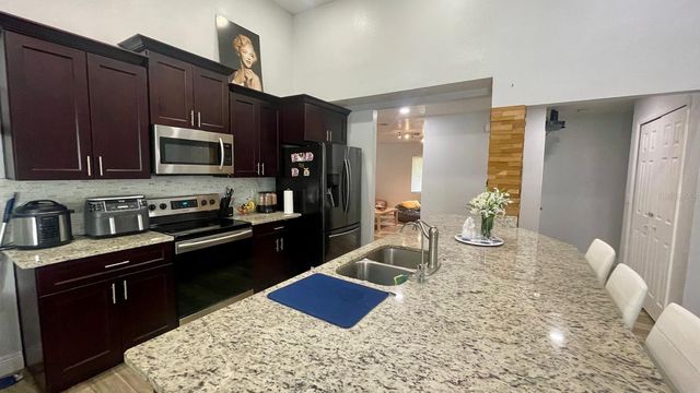 1044 NIN STREET, Orlando, FL 32835