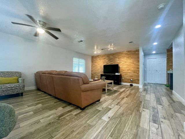 1044 NIN STREET, Orlando, FL 32835