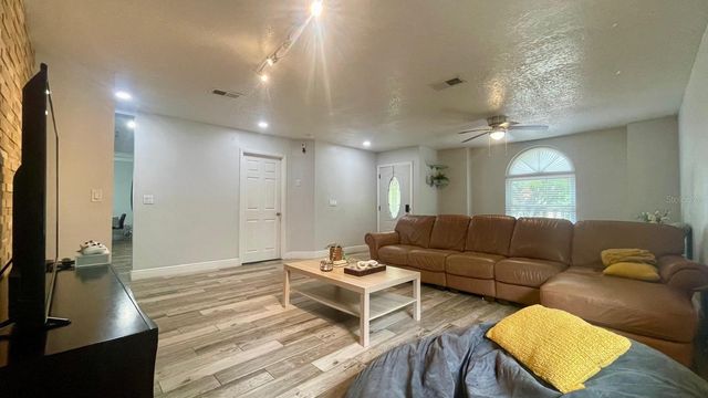 1044 NIN STREET, Orlando, FL 32835