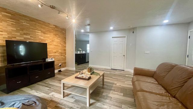 1044 NIN STREET, Orlando, FL 32835