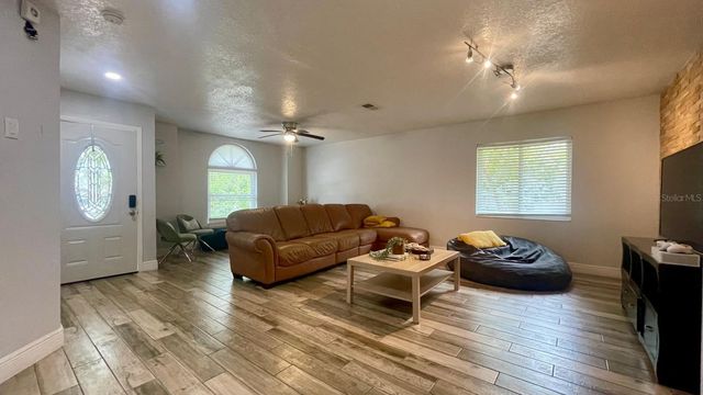1044 NIN STREET, Orlando, FL 32835