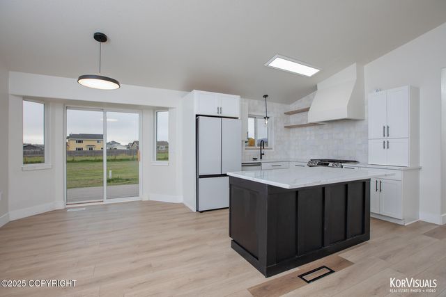 223 N Angus Loop, Palmer, AK 99645