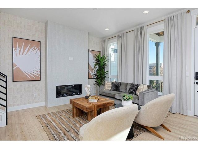 2876 S Machebeuf, Denver, CO 80236
