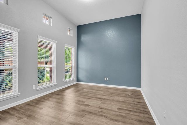 14320 N Summerchase Circle, Willis, TX 77318