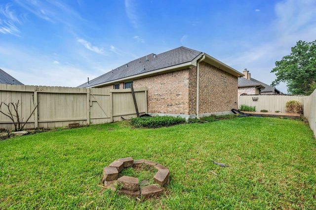 14320 N Summerchase Circle, Willis, TX 77318