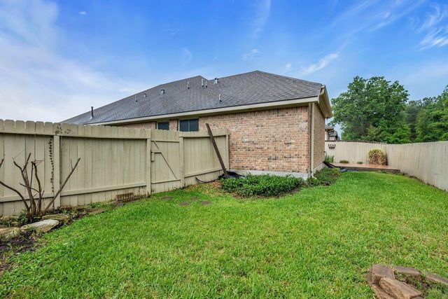 14320 N Summerchase Circle, Willis, TX 77318