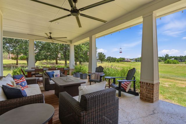 533 S Sugartree Drive, Lipan, TX 76462