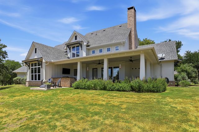 533 S Sugartree Drive, Lipan, TX 76462