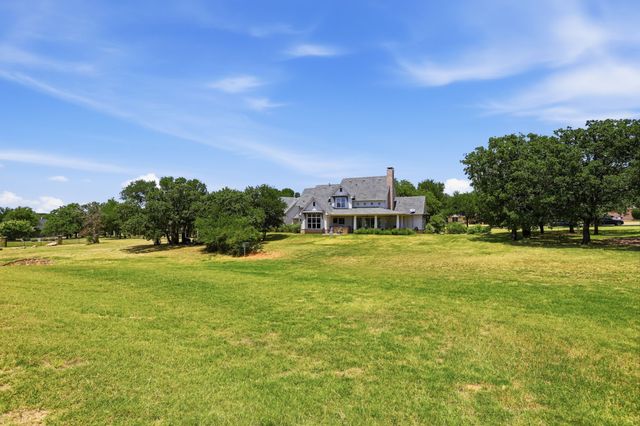 533 S Sugartree Drive, Lipan, TX 76462